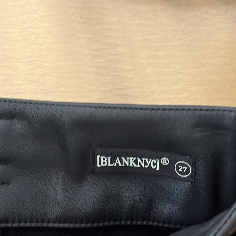 NWT Blank NYC Black Faux Leather Belted Jeans - Picture 7 of 7